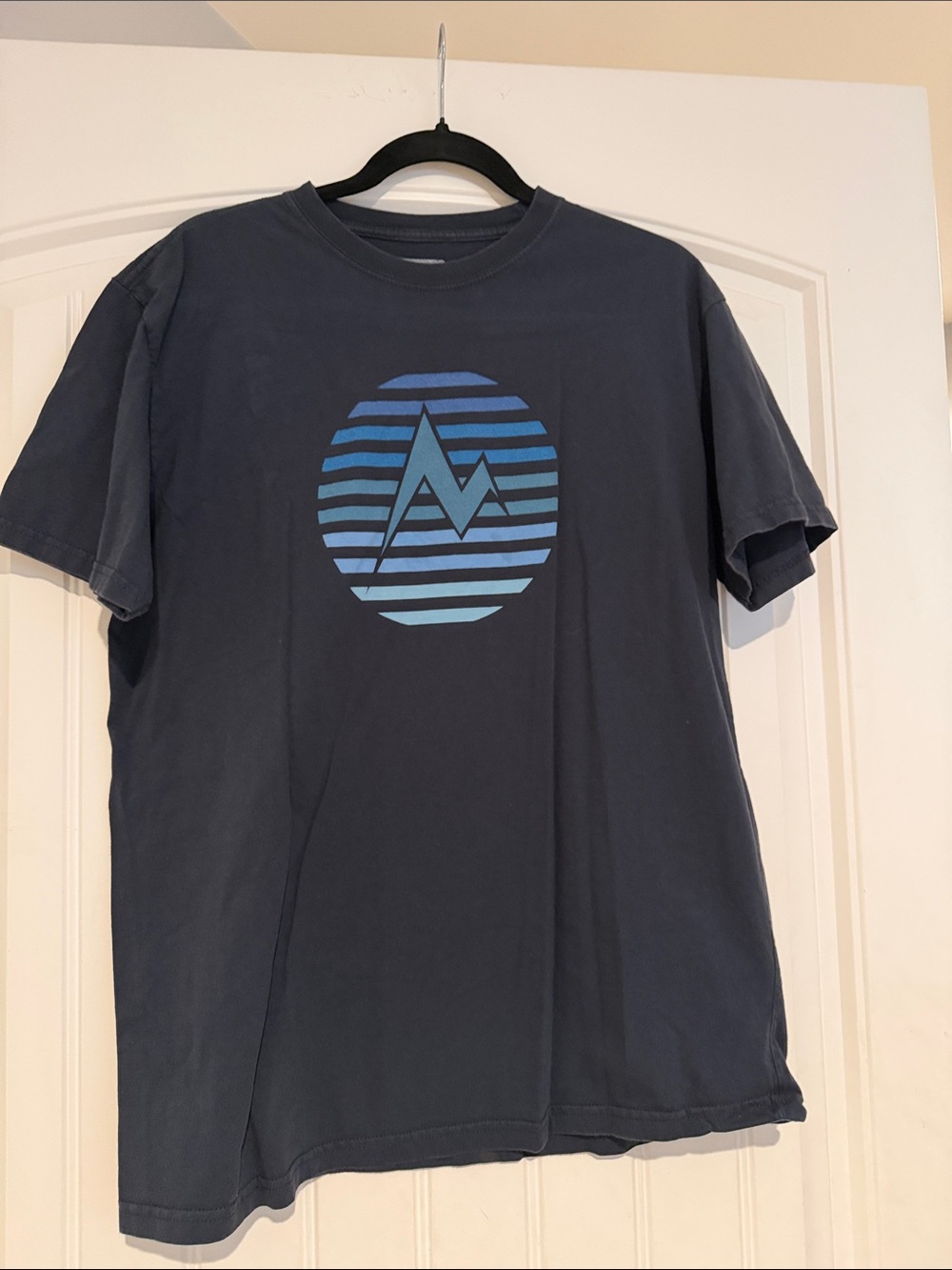 Marmot Men's Navy Blue Graphic Tee with Striped Circle Design Large